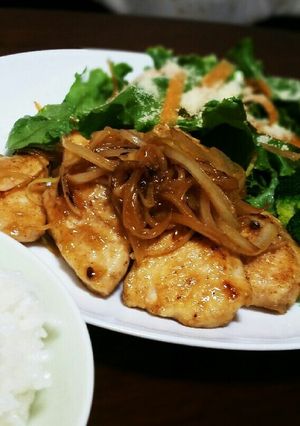 ごはんがススム♫鶏ムネのガリバタ風味-レシピのメイン写真