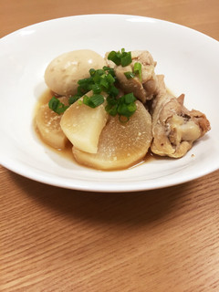 お出汁も絶品♪大根と鶏手羽元の煮物-レシピのメイン写真