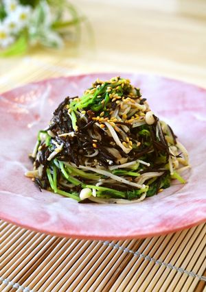 ひじきとえのきだけと豆苗のすり胡麻和え♪-レシピのメイン写真