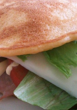 簡単!ホットケーキBLTサンド♪-レシピのメイン写真
