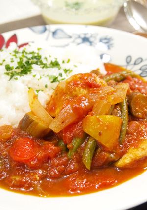 スパイシー♪鶏肉と夏野菜のトマト煮込み-レシピのメイン写真