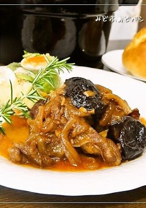 牛スジ肉とプルーン✿赤ワイン煮込み-レシピのメイン写真