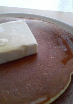 朝ごはんに♪クリチ＆メープルのパンケーキ-レシピのメイン写真