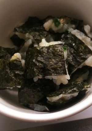 【離乳食後期】手づかみ楽チンおにぎり-レシピのメイン写真