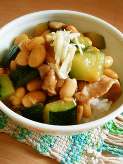 ズッキーニと大豆のどんぶり-レシピのメイン写真