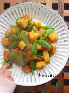 mスナップエンドウと芋のにんにく醤油炒め-レシピのメイン写真