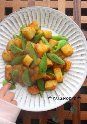 mスナップエンドウと芋のにんにく醤油炒め-レシピのメイン写真