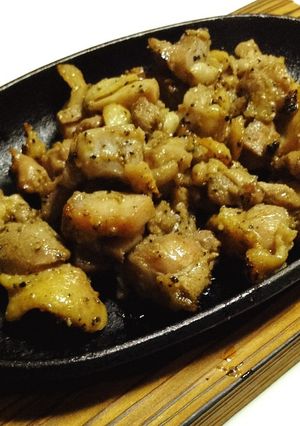 親鳥で地鶏炭火焼風。安くて美味い！-レシピのメイン写真