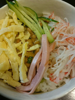 冷やし中華の具でリメイク納豆丼-レシピのメイン写真
