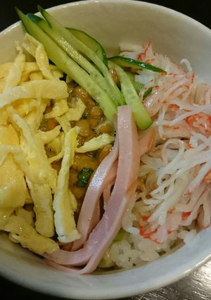 冷やし中華の具でリメイク納豆丼-レシピのメイン写真