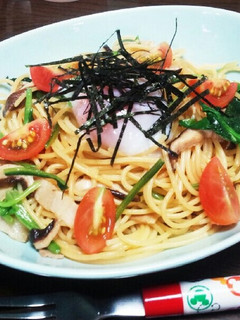 きのこと温泉卵のカラフル☆和風パスタ-レシピのメイン写真