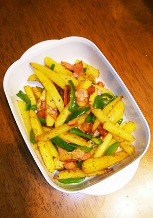 じゃがいもとベーコンの簡単カレー炒め-レシピのメイン写真