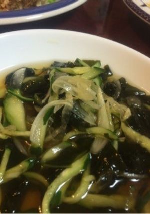 酢玉ねぎで、ワカメの酢の物-レシピのメイン写真