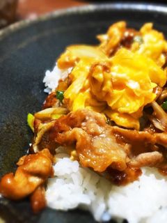 豚肉ときくらげの卵炒めどんぶり-レシピのメイン写真
