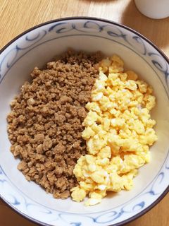 ♡簡単で美味しい♡鶏そぼろ&卵そぼろ-レシピのメイン写真
