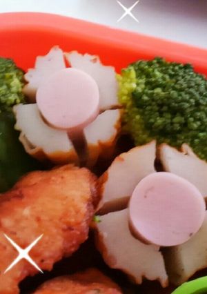 お弁当にピンクのお花❤ちくわ魚肉ウインナ-レシピのメイン写真