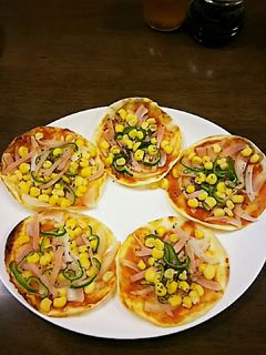 餃子の皮で簡単♪パリパリおやつピザ-レシピのメイン写真