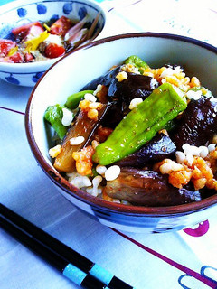 茄子としし唐のピリ辛たぬき丼☆-レシピのメイン写真