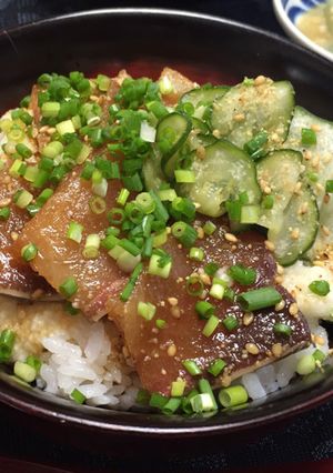 火を使わずにボリューム満点！漬けとろろ丼-レシピのメイン写真