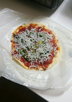 しらすとアスパラのトマトソースピザ-レシピのメイン写真