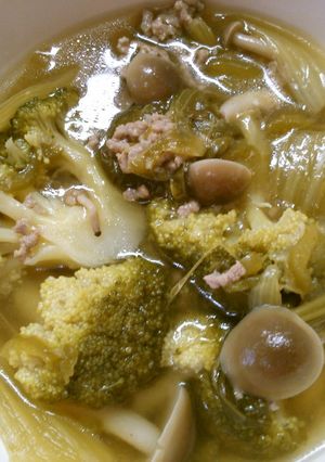 チンゲン菜挽き肉ブロッコリーの中華スープ-レシピのメイン写真
