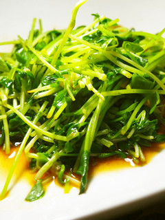 豆苗のニンニクしょう油炒め-レシピのメイン写真