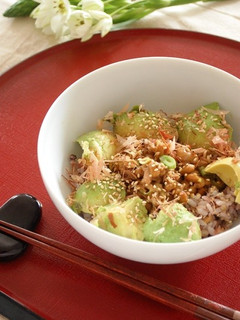 アボカドツナ納豆丼-レシピのメイン写真