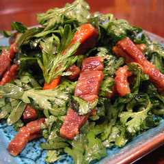 รูปของ 生の春菊で☆焼き肉サラダ