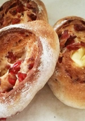 全粒粉のクランベリーチーズパン-レシピのメイン写真