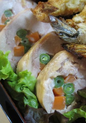 鶏もも肉でロールチキン　弁当-レシピのメイン写真