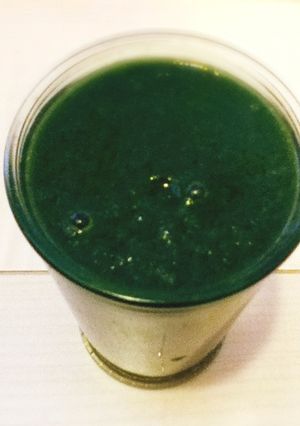ほうれん草スピルリナ苺グリーンスムージー-レシピのメイン写真