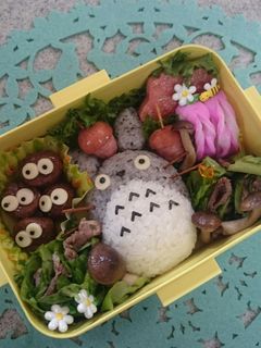 キャラ弁 トトロと真っ黒くろすけ-レシピのメイン写真