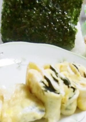 お弁当、味付け海苔と沢庵入りの卵焼き-レシピのメイン写真