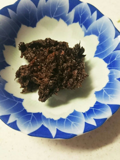 漬け終わった赤紫蘇で鰹紫蘇(梅肉入り)-レシピのメイン写真