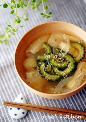 ゴーヤと油揚げのお味噌汁-レシピのメイン写真