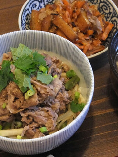 野菜もたっぷりな牛のバタぽん炒め丼-レシピのメイン写真