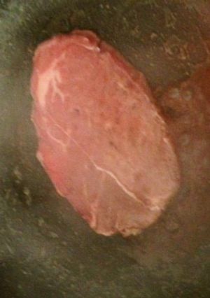 赤ワインde簡単！赤身ステーキ-レシピのメイン写真