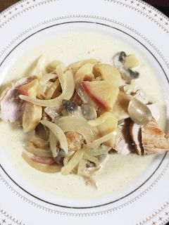 鶏肉とリンゴのクリーム煮-レシピのメイン写真