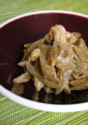 ピリ辛 フキと鶏もも肉の甘みそ炒め♪-レシピのメイン写真