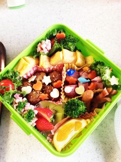 ハムでお花の彩り弁当-レシピのメイン写真