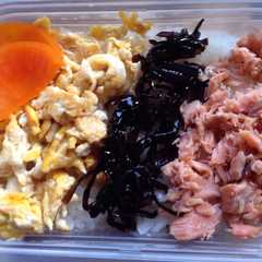 รูปของ 三色弁当（手抜き♪(´ε｀ )）