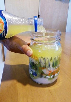 オランジーナでキウイと杏仁豆腐のカクテル-レシピのメイン写真