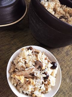 簡単!たっぷりしめじと鰹節の炊き込みご飯-レシピのメイン写真