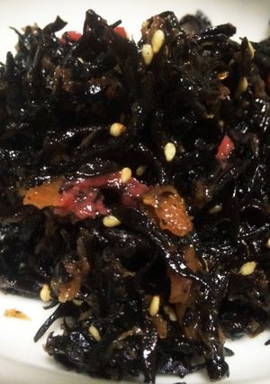 生ひじきの梅煮(おにぎらずの具材用)-レシピのメイン写真