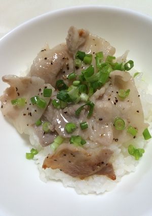 ５分でできる！塩ダレ豚バラ丼-レシピのメイン写真