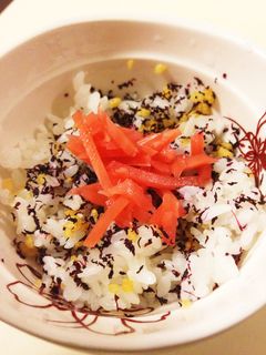 紅生姜ゆかり揚げ玉ごはん-レシピのメイン写真