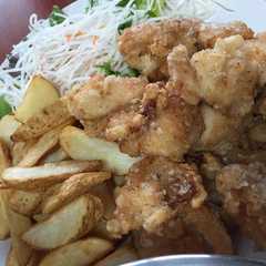รูปของ 少ない油で！パサパサしない鶏胸肉の唐揚げ