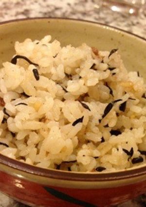 梅ひじきご飯-レシピのメイン写真