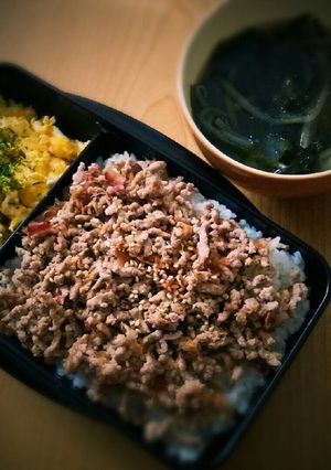簡単すぎ！同時に完成☆肉そぼろ&スープ☆-レシピのメイン写真
