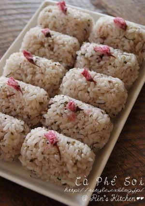 桜にぎり-レシピのメイン写真